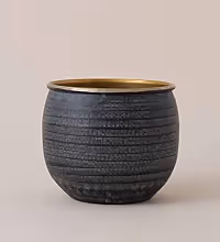 Nkuku Tembesi Etched Planter (20cm) Image